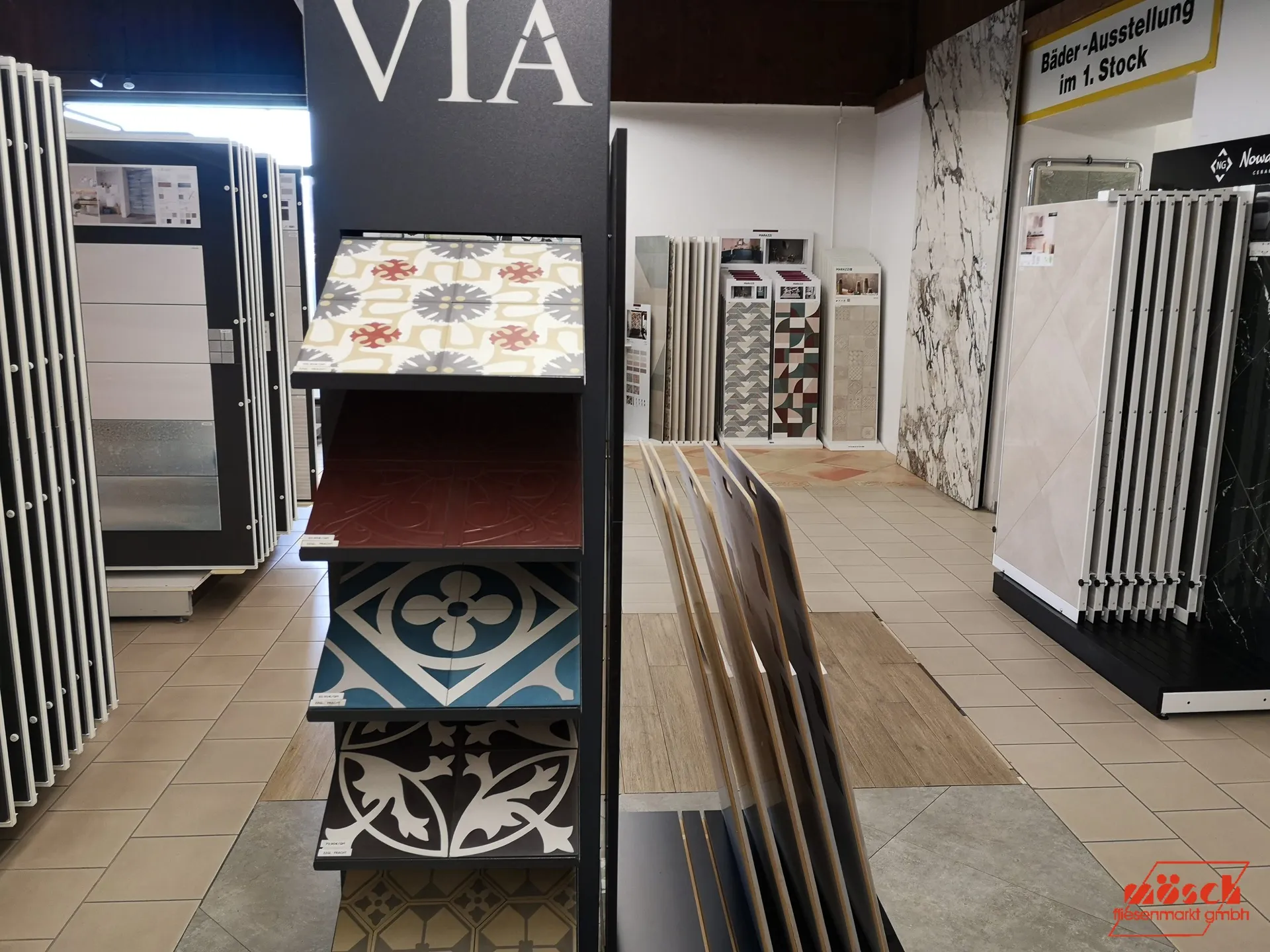 Blick in die 1400 m² große Fliesen- und Bäderausstellung der Fliesenwelt Mösch in Heinersreuth